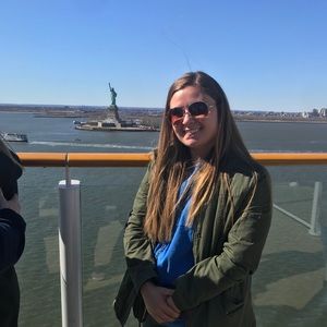 Meet your Posher, Christina